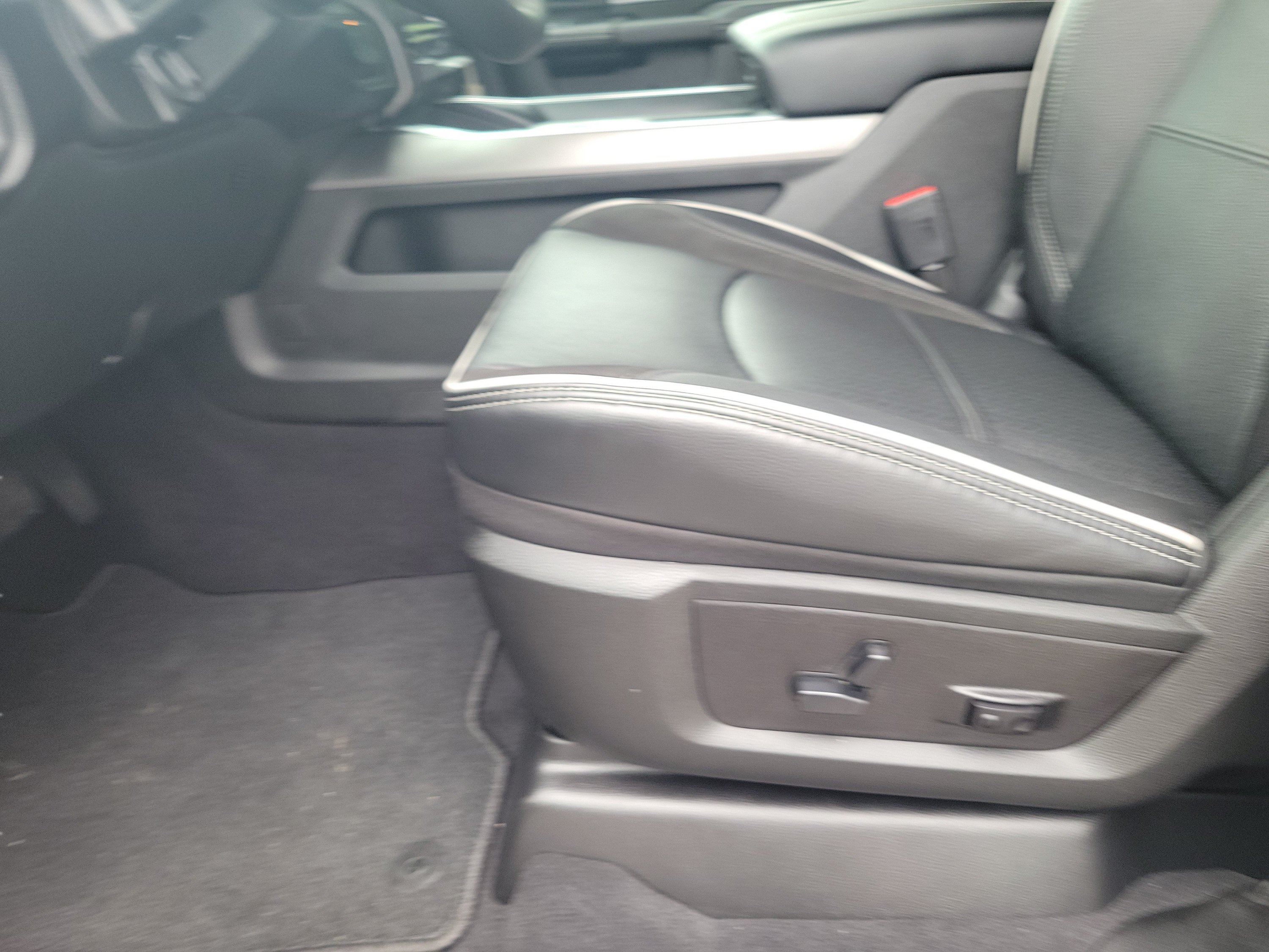 New 2026 RAM 2500 Laramie AWD/4WD image 22