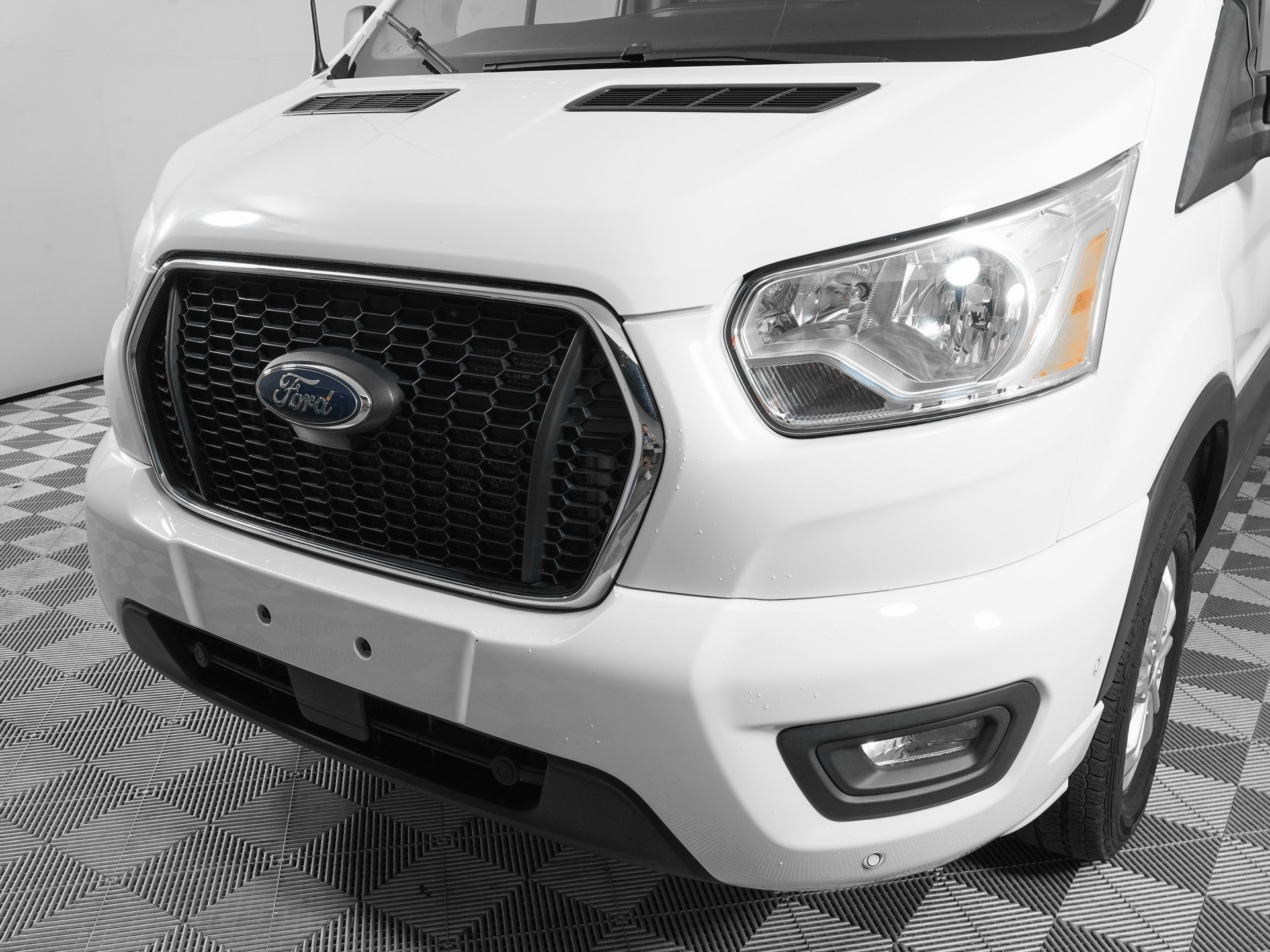 Used 2021 Ford Transit 350 XLT image 24