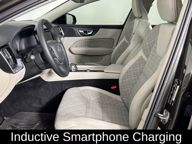 Used 2022 Volvo S60 B5 Momentum w/ Premium Package image 15