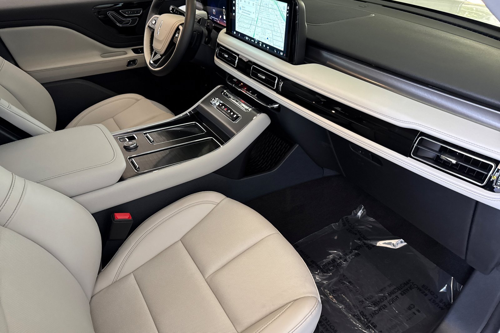 New 2026 Lincoln Aviator AWD w/ Jet Appearance Package image 12