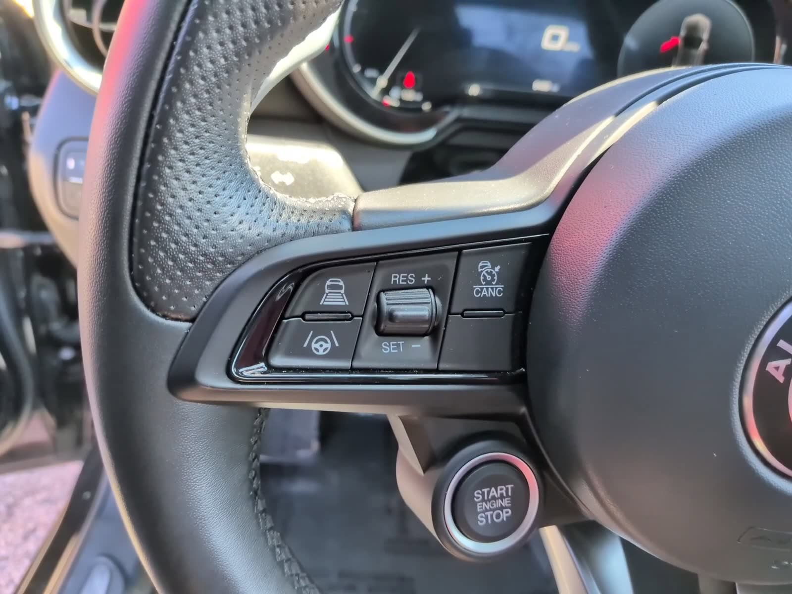 Used 2024 Alfa Romeo Giulia Veloce AWD/4WD image 26