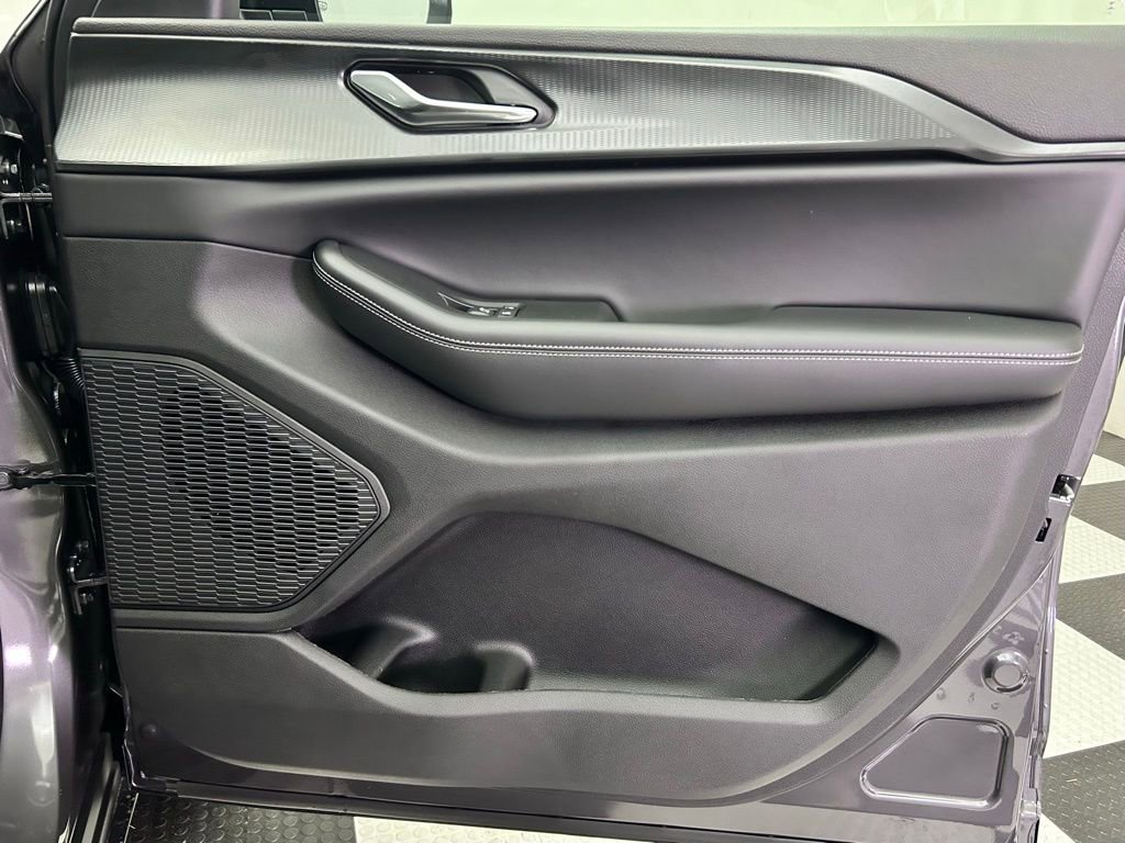 New 2025 Jeep Grand Cherokee Laredo X w/ Trailer Tow Package image 21