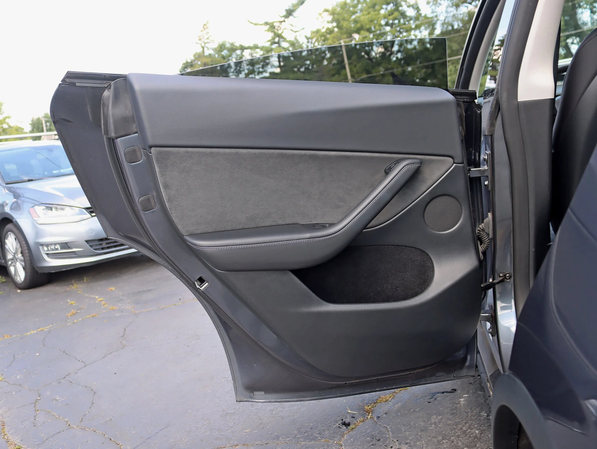 Used 2023 Tesla Model Y Long Range AWD/4WD image 35