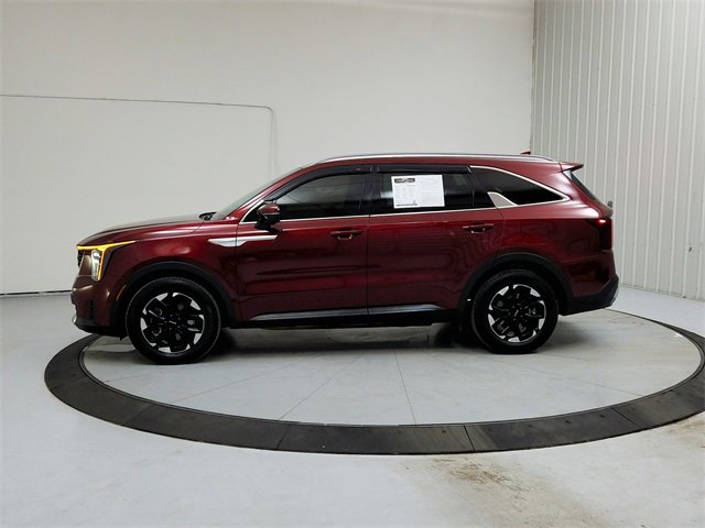 Used 2025 Kia Sorento S w/ Panoramic Sunroof Package image 4