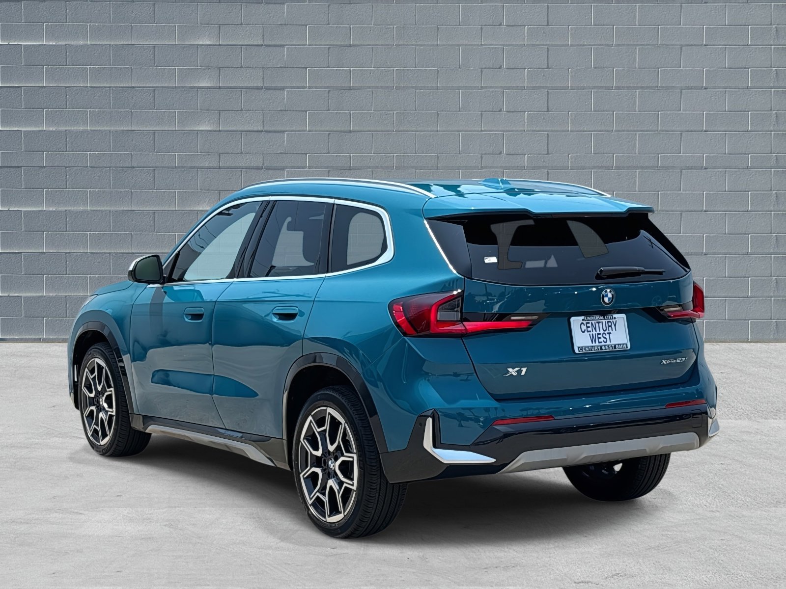 Used 2024 BMW X1 xDrive28i image 4