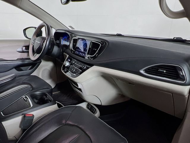 Used 2019 Chrysler Pacifica Limited FWD image 42