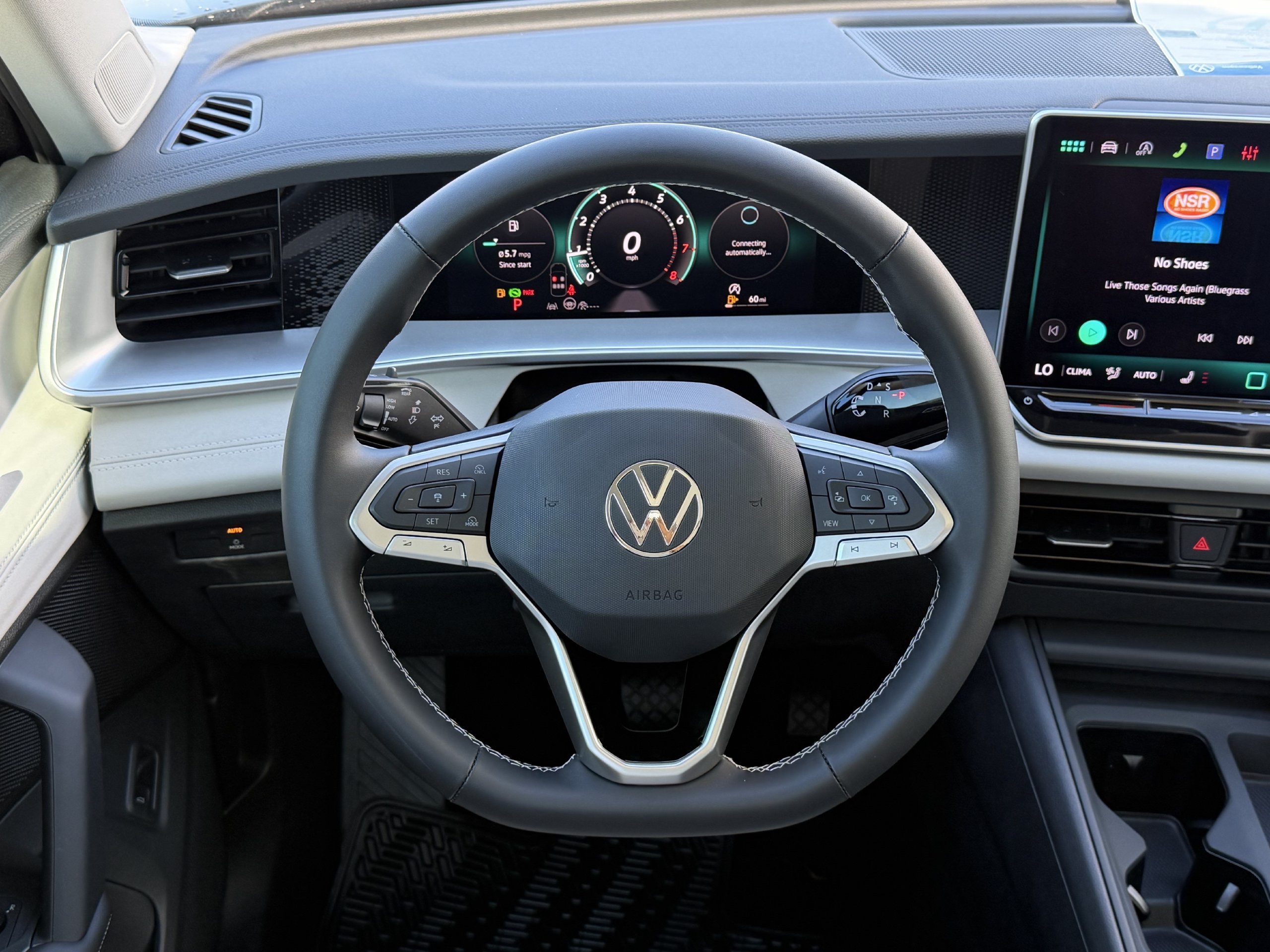 New 2026 Volkswagen Tiguan SE FWD image 14