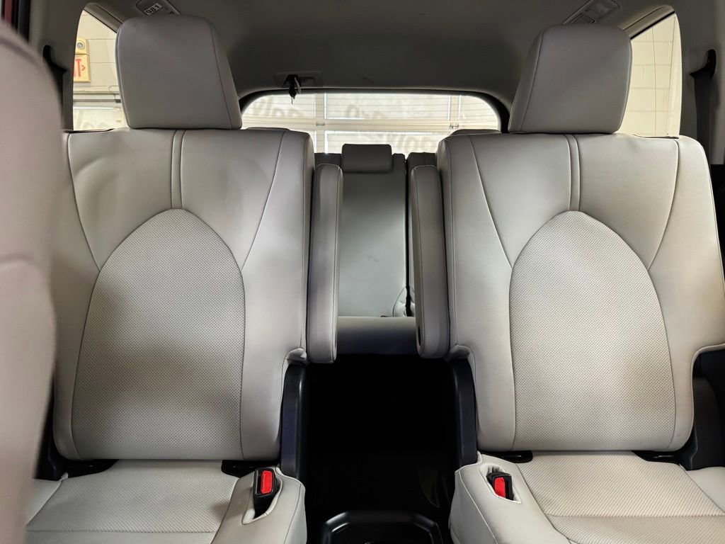 Used 2024 Toyota Grand Highlander AWD image 13