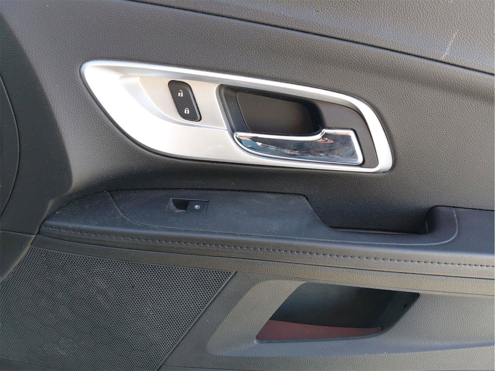 Used 2016 Chevrolet Equinox LT w/ Convenience Package image 18