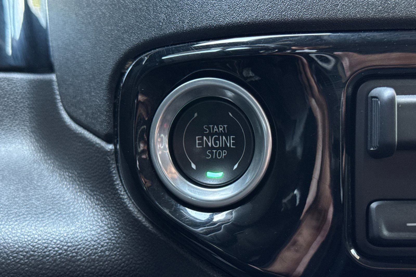 Certified 2025 GMC Sierra 1500 Elevation RWD image 23
