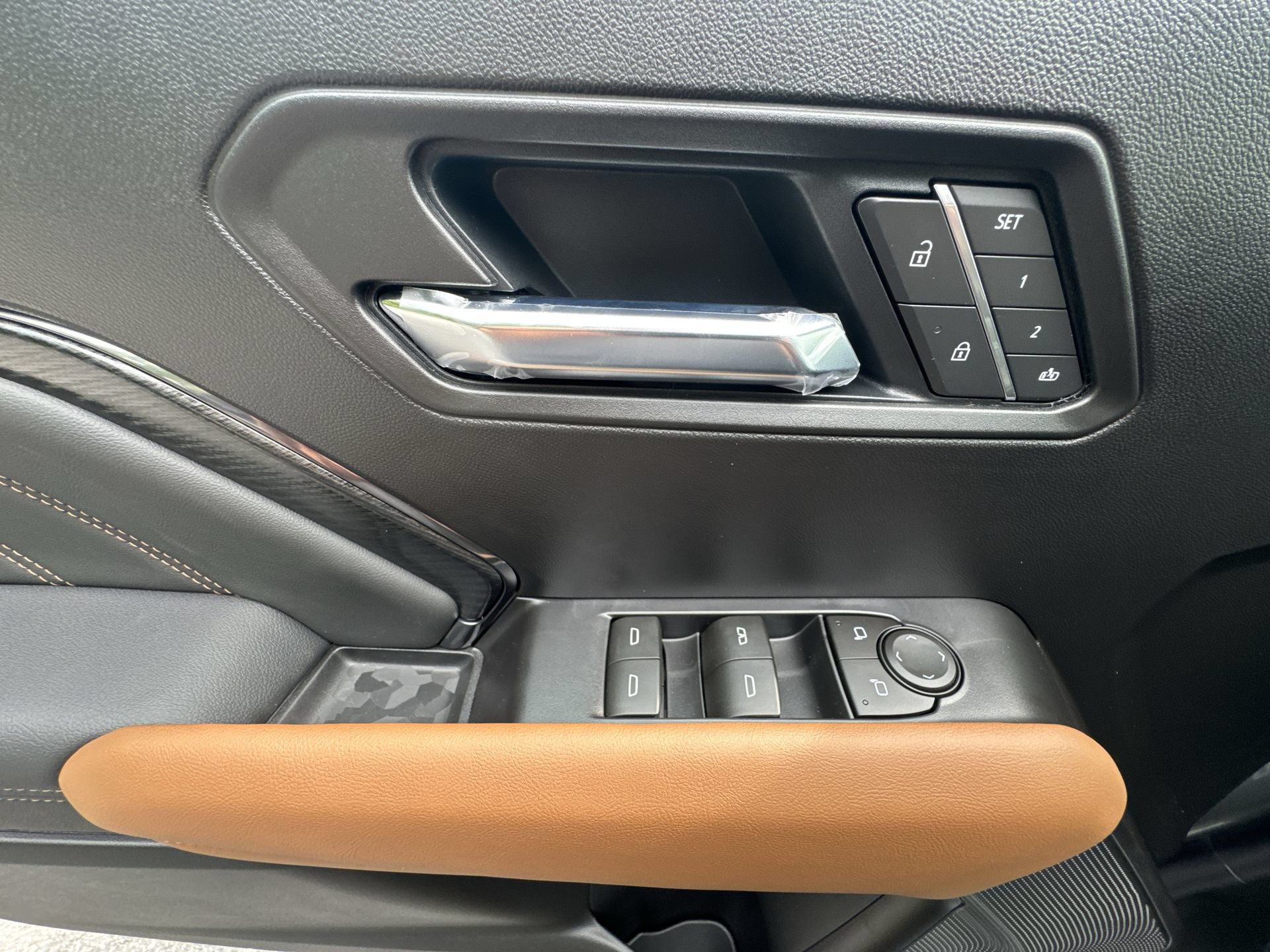 New 2026 GMC Canyon AT4 w/ Technology Plus Package AWD/4WD image 15