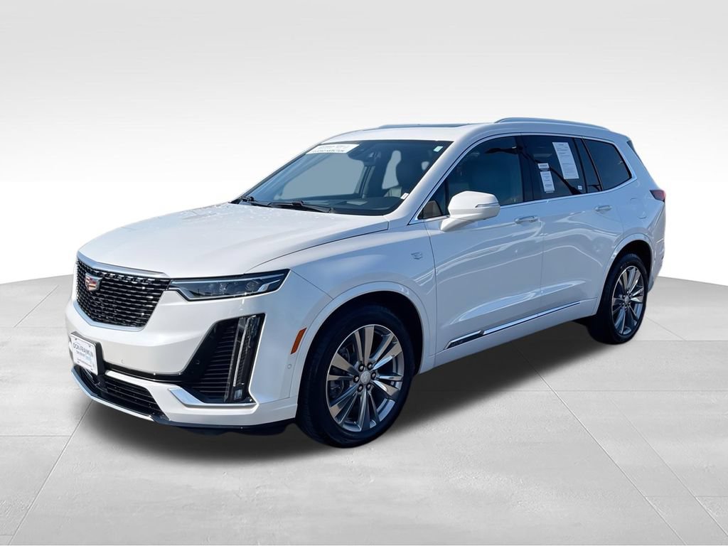 Used 2023 Cadillac XT6 Premium Luxury w/ Technology Package FWD image 4