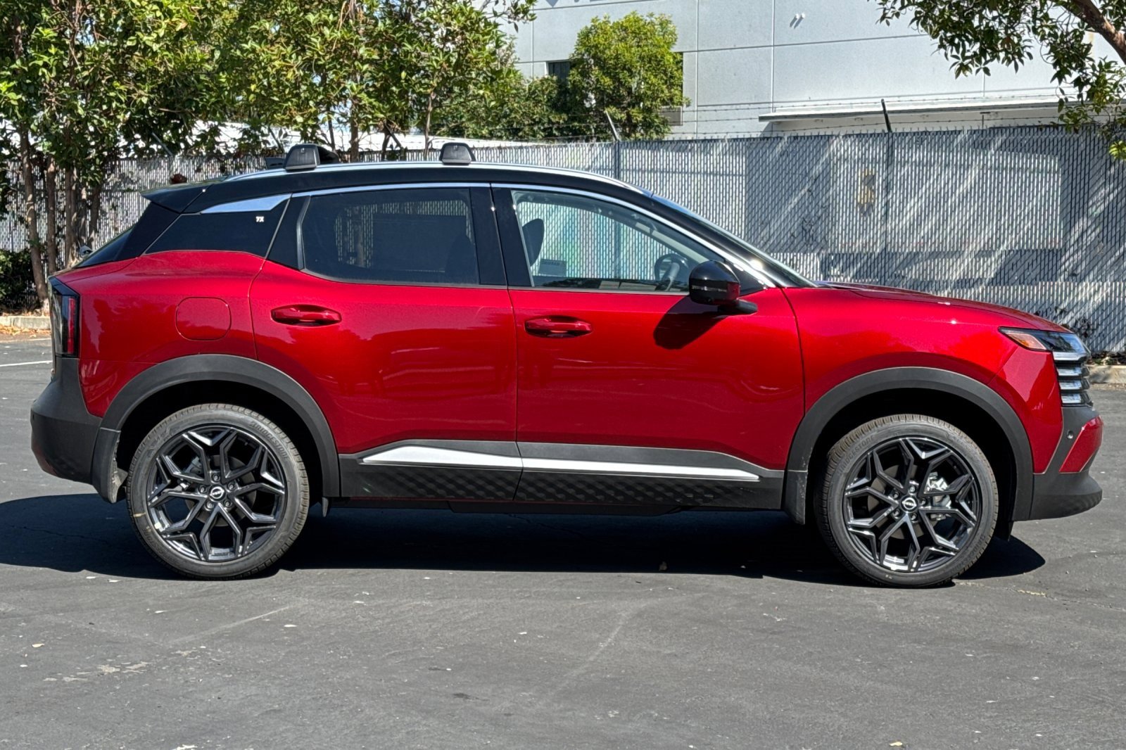 New 2026 Nissan Kicks SR image 3