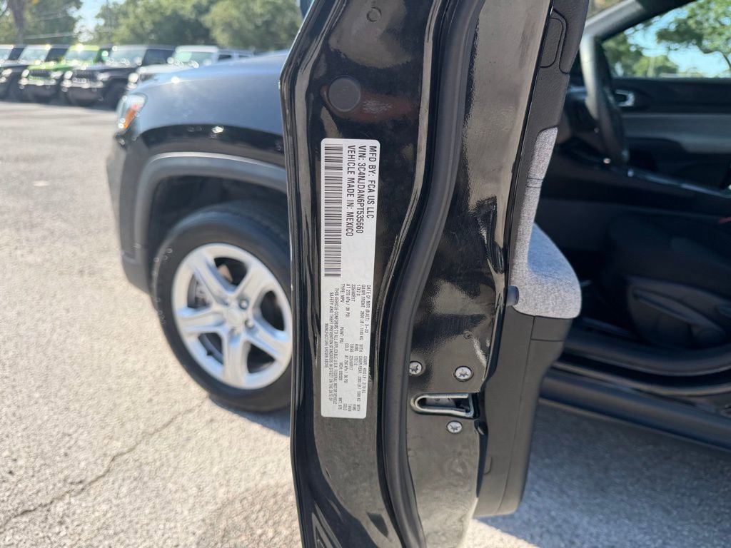 Used 2023 Jeep Compass Sport AWD/4WD image 14