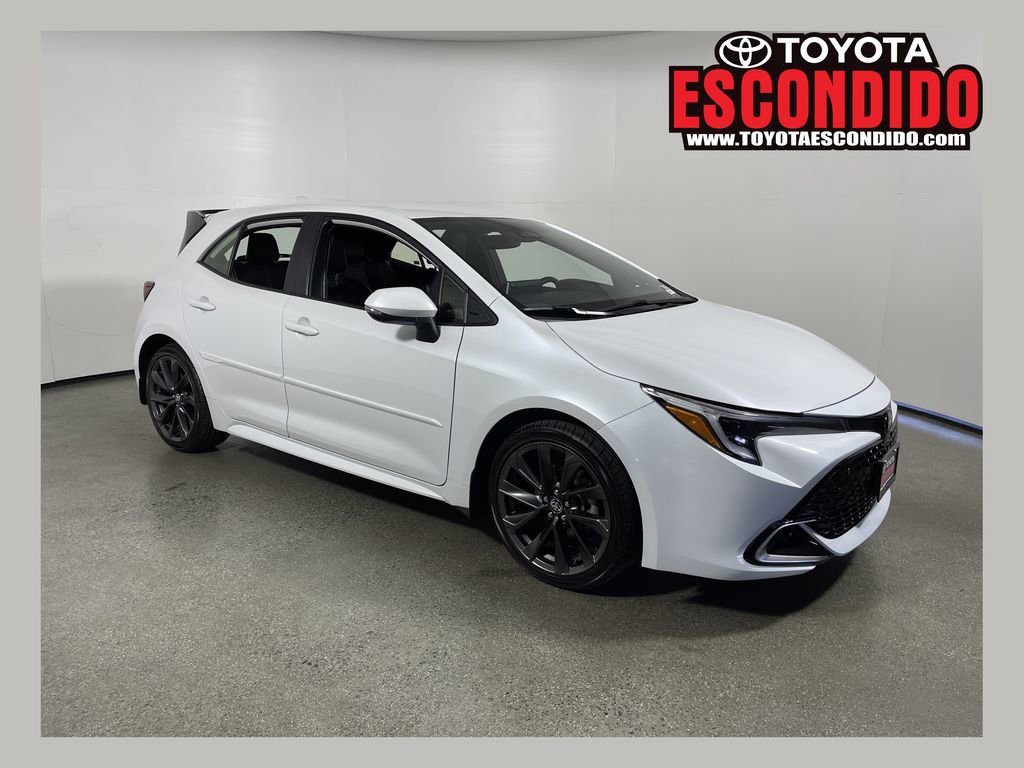 Used 2025 Toyota Corolla XSE FWD image 1