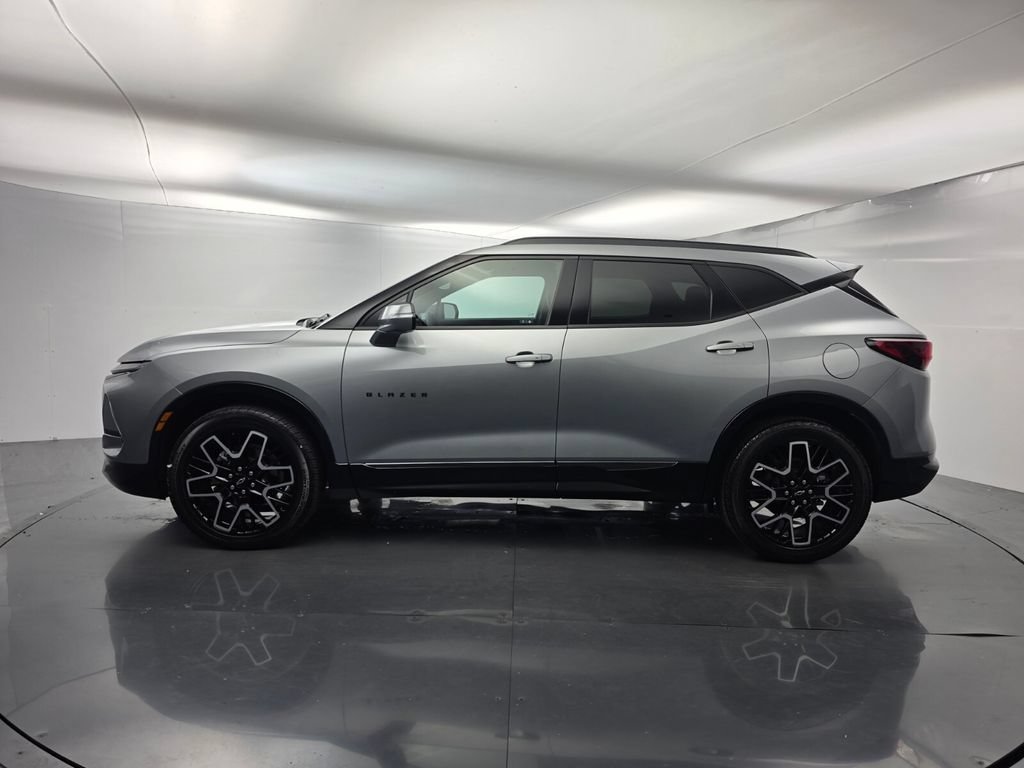Used 2025 Chevrolet Blazer RS w/ Driver Confidence II Package FWD image 7
