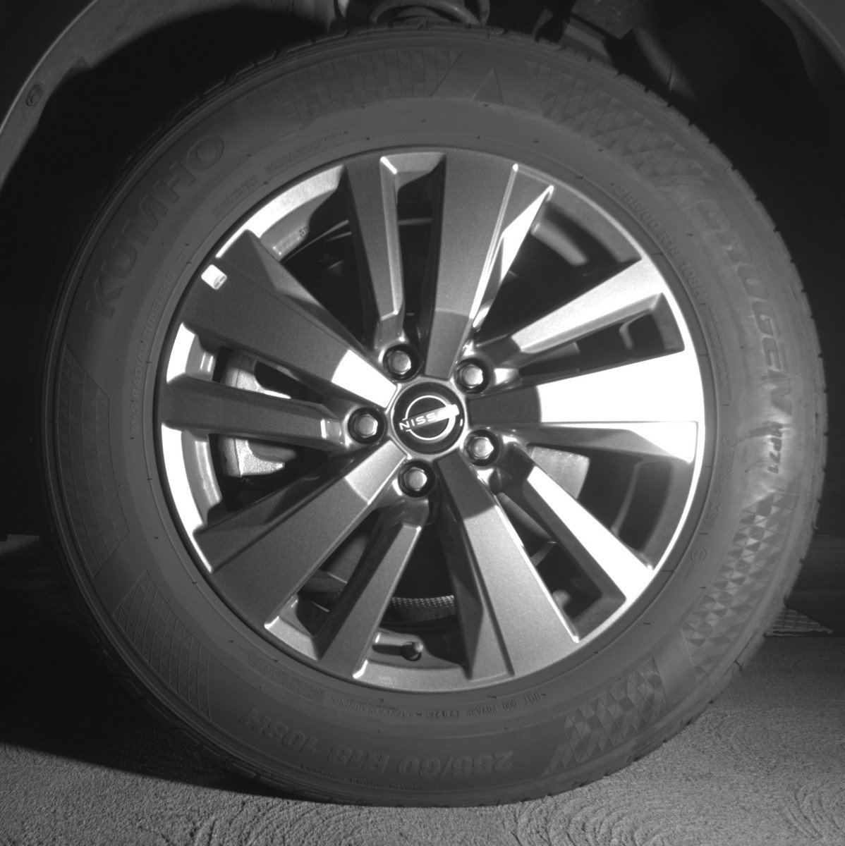 Used 2025 Nissan Pathfinder SV FWD image 12