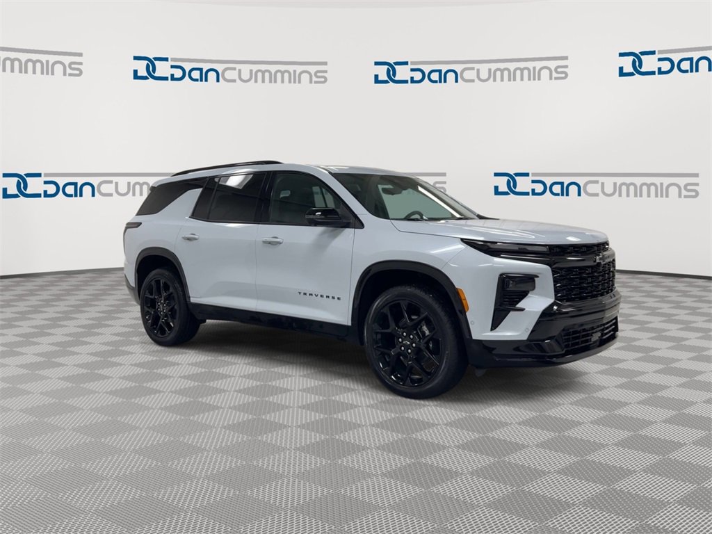New 2026 Chevrolet Traverse RS w/ LPO, Floor Liner Package image 2