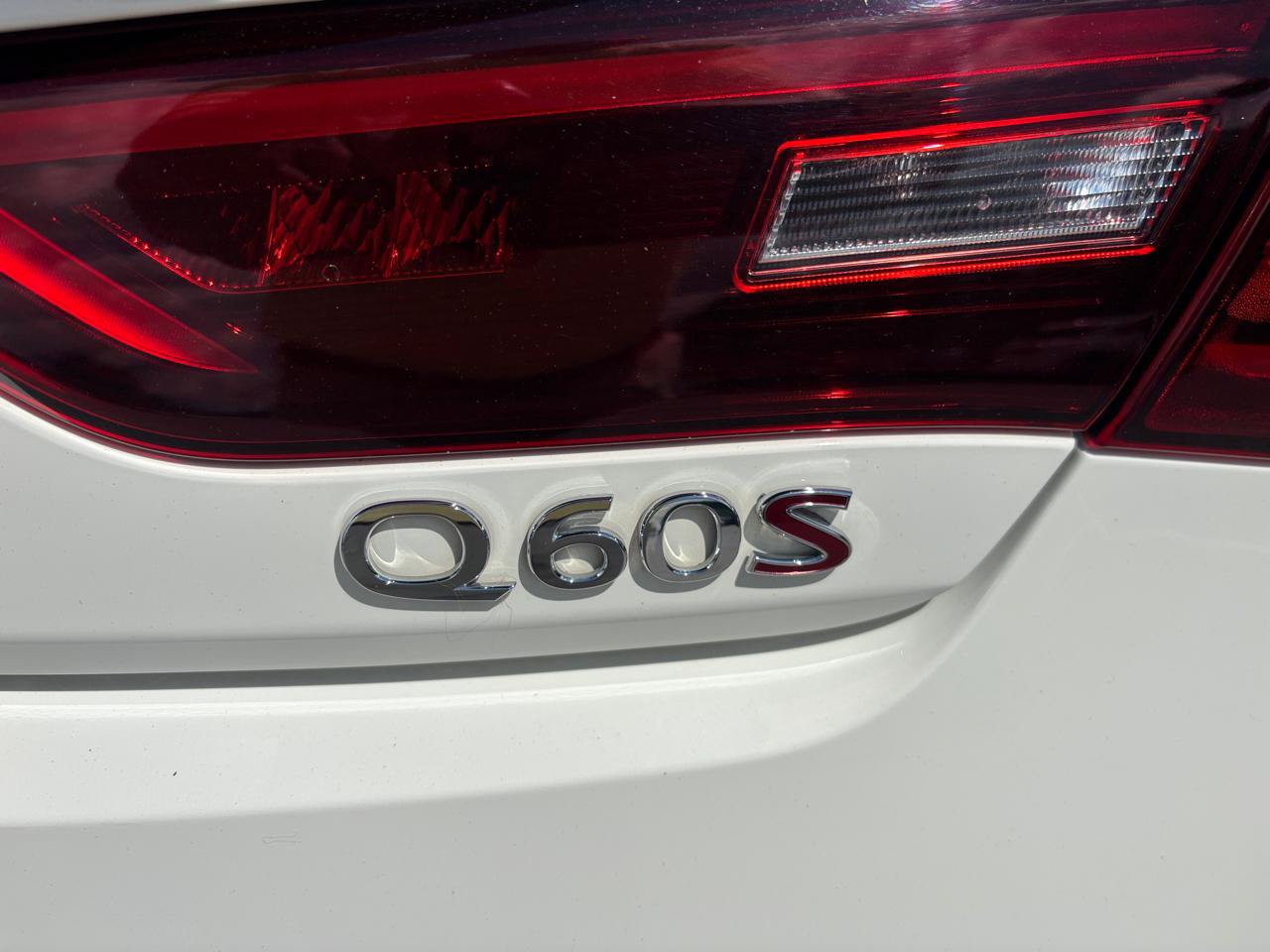 Used 2022 INFINITI Q60 3.0t Luxe w/ Essential Package RWD image 4