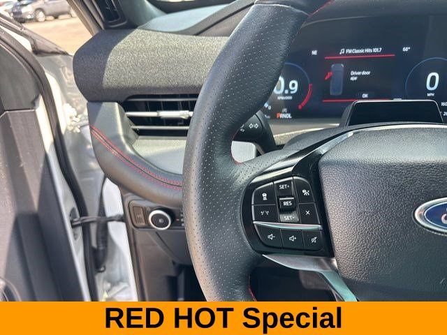 Used 2025 Ford Explorer ST-Line w/ ST-Line Street Pack AWD/4WD image 17