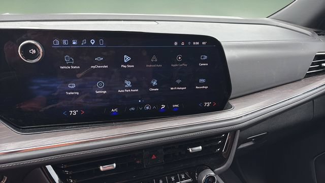 Used 2026 Chevrolet Suburban LS RWD image 17