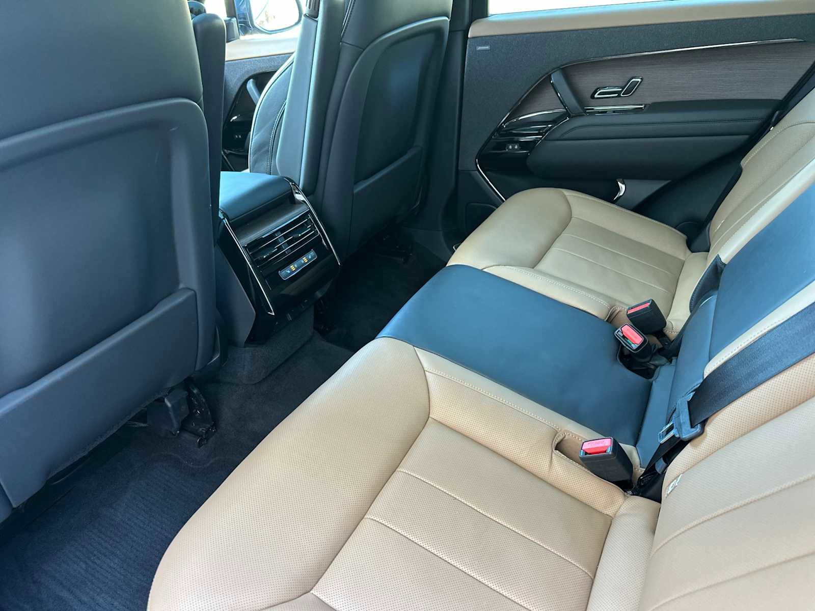 Used 2023 Land Rover Range Rover Sport SE Dynamic image 14