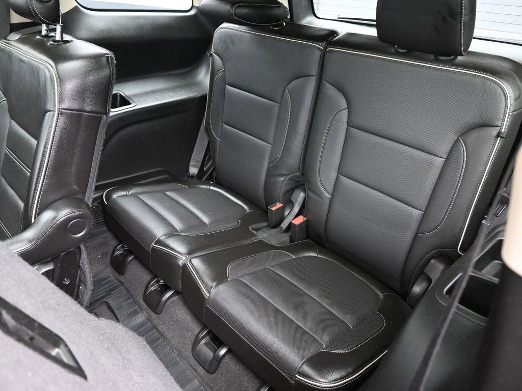 Used 2019 GMC Acadia Denali image 28