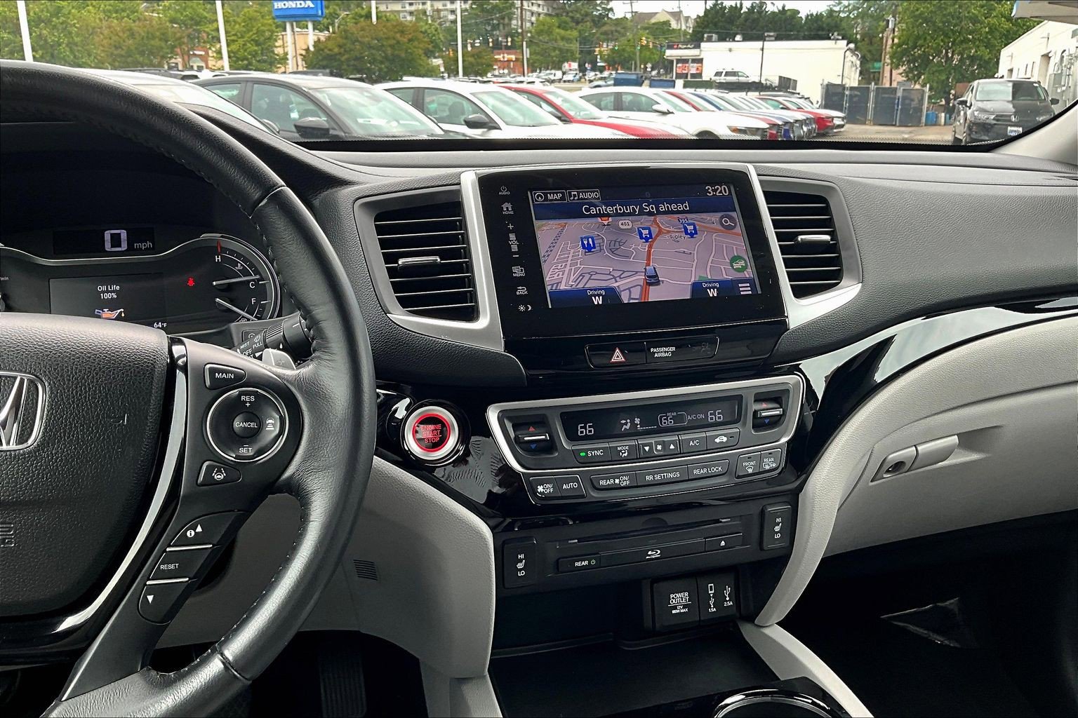 Used 2017 Honda Pilot Touring image 6