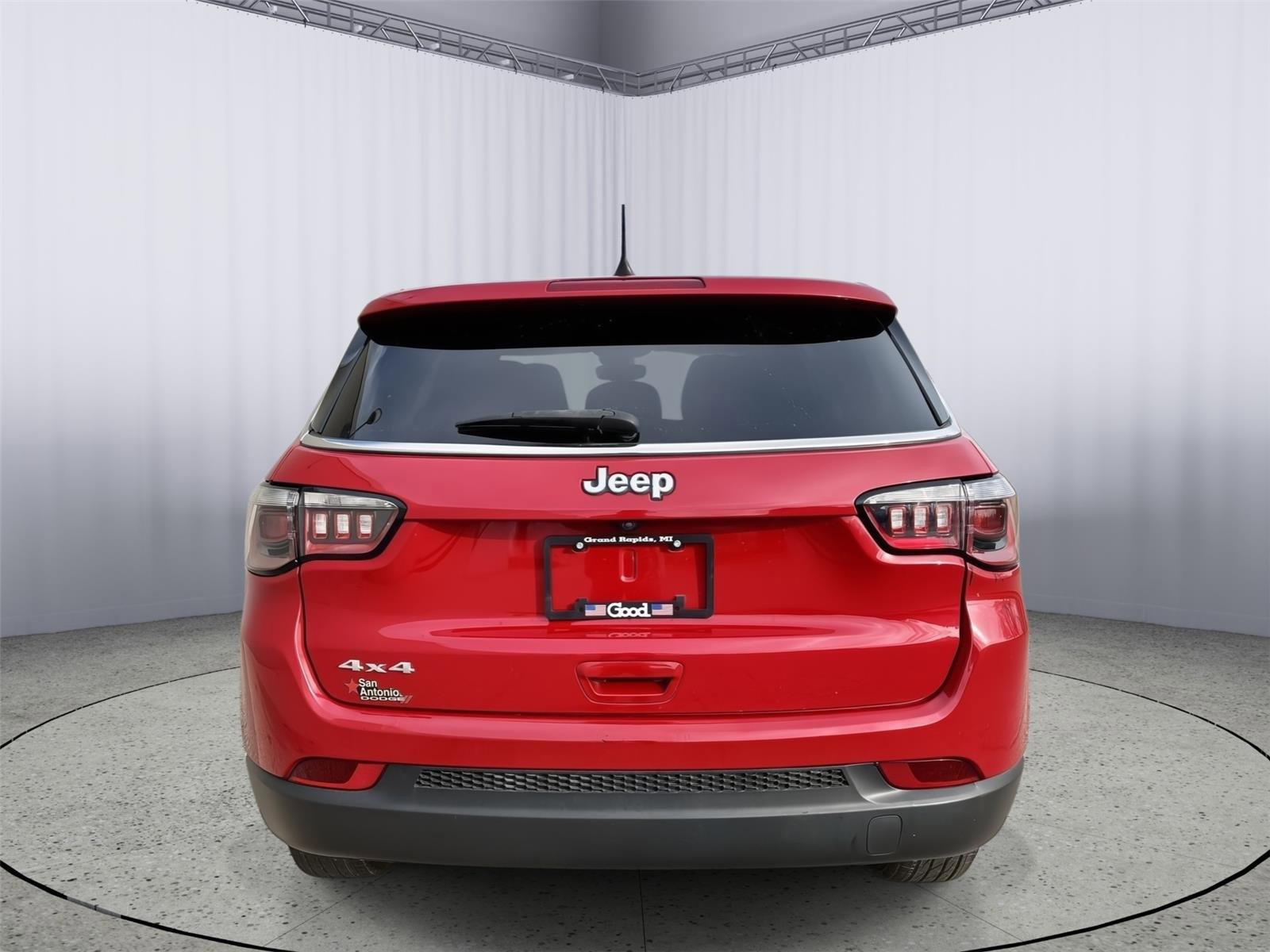 Used 2023 Jeep Compass Sport AWD/4WD image 17