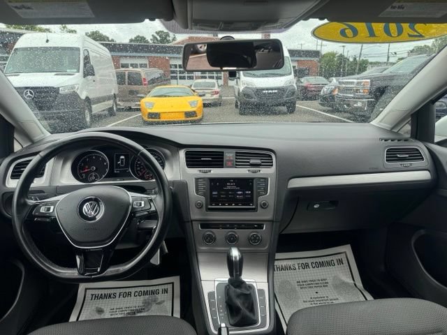Used 2016 Volkswagen Golf S FWD image 29