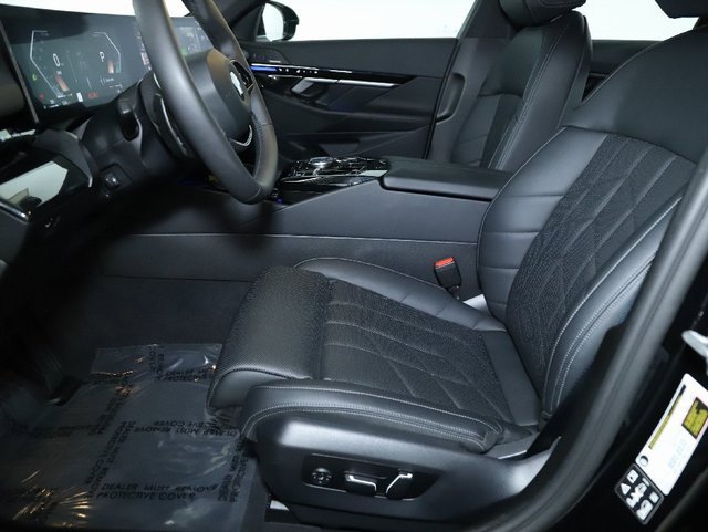 Certified 2025 BMW 530i xDrive w/ Premium Package image 18