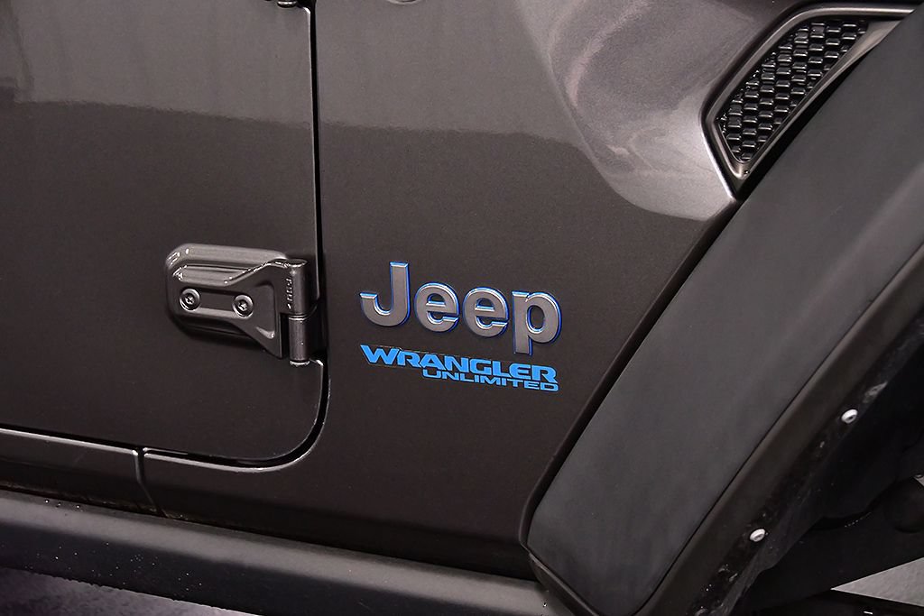 Used 2021 Jeep Wrangler Unlimited Rubicon 4xe w/ Cold Weather Group AWD/4WD image 11