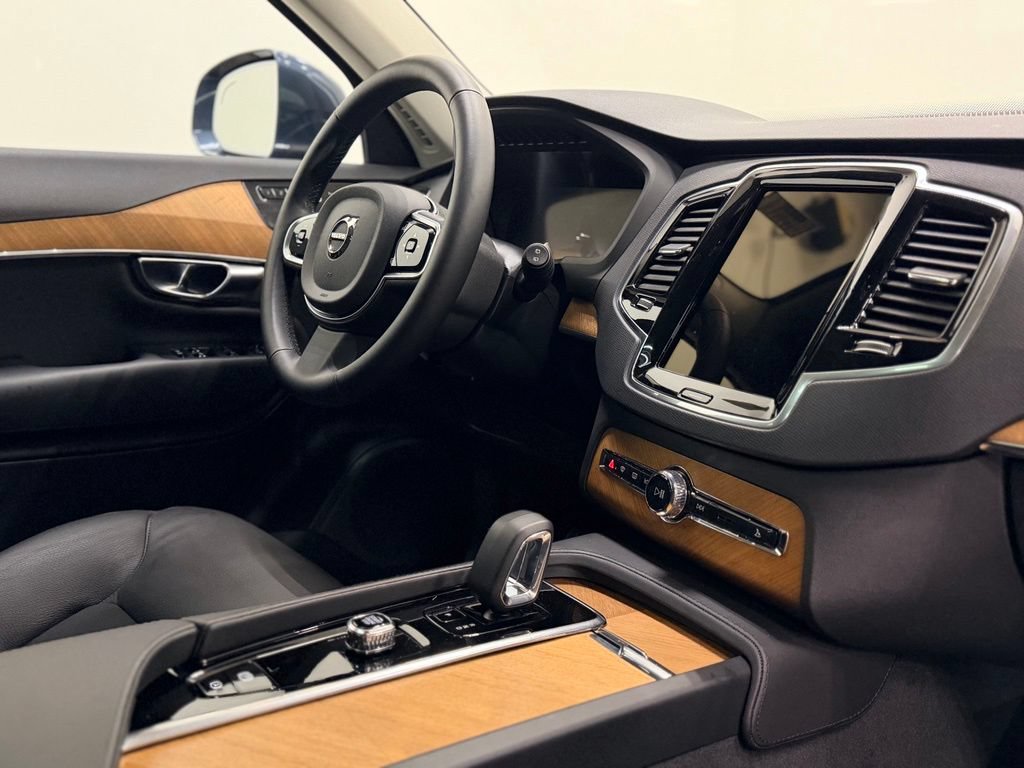 Used 2025 Volvo XC90 B6 Plus w/ Protection Package AWD/4WD image 16