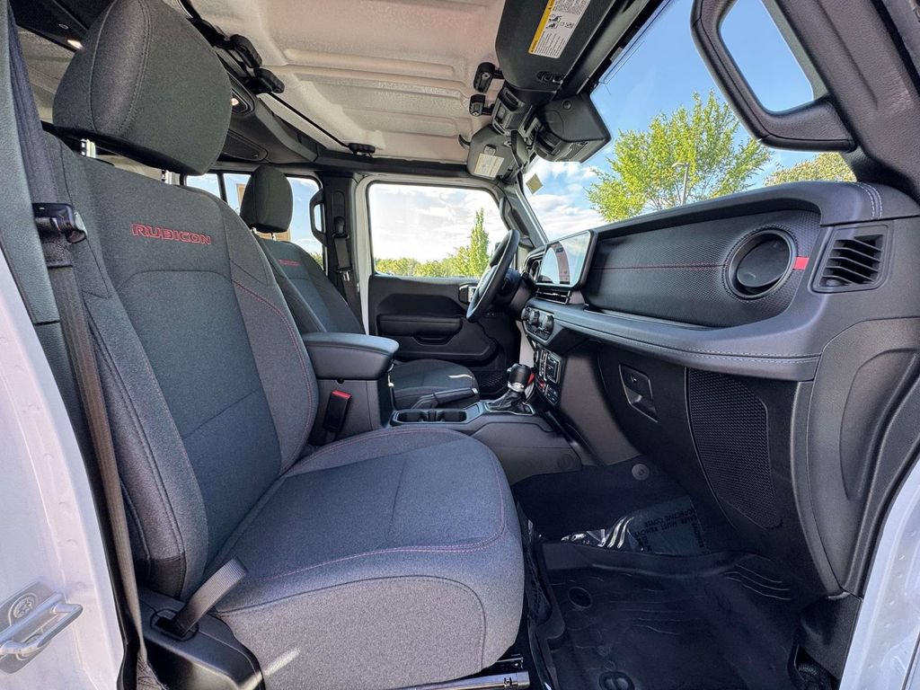 Used 2025 Jeep Wrangler Unlimited Rubicon w/ Safety Group AWD/4WD image 15