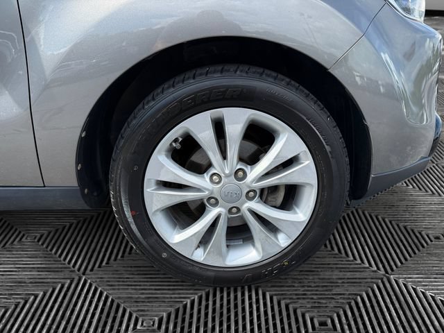 Used 2016 Kia Soul + FWD image 9