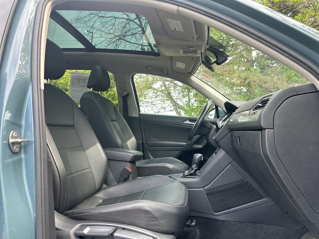 Used 2019 Volkswagen Tiguan SE w/ Panoramic Sunroof Package FWD image 21