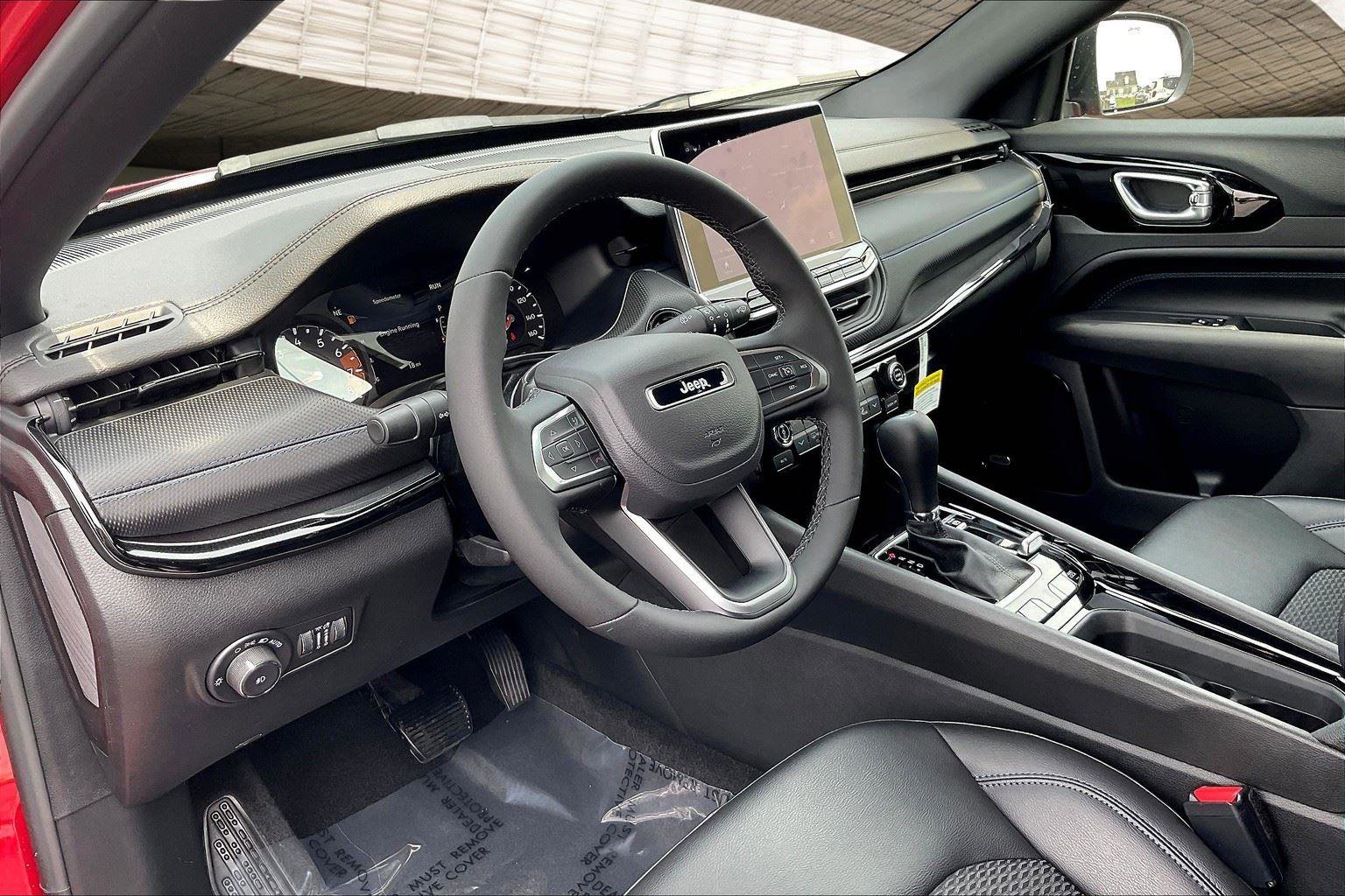 New 2025 Jeep Compass Latitude w/ Sun & Sound Group image 7