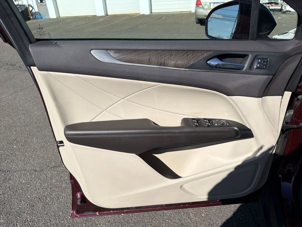 Used 2017 Lincoln MKC Reserve w/ Lincoln MKC Climate Package image 10