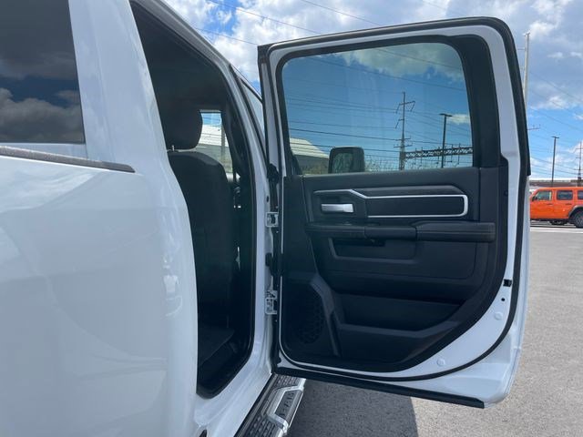 Certified 2024 RAM 2500 Big Horn AWD/4WD image 17