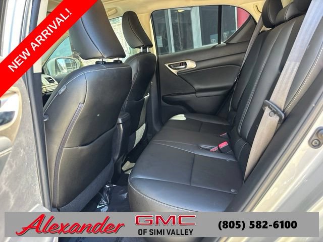 Used 2015 Lexus CT 200h w/ Navigation Package FWD image 14