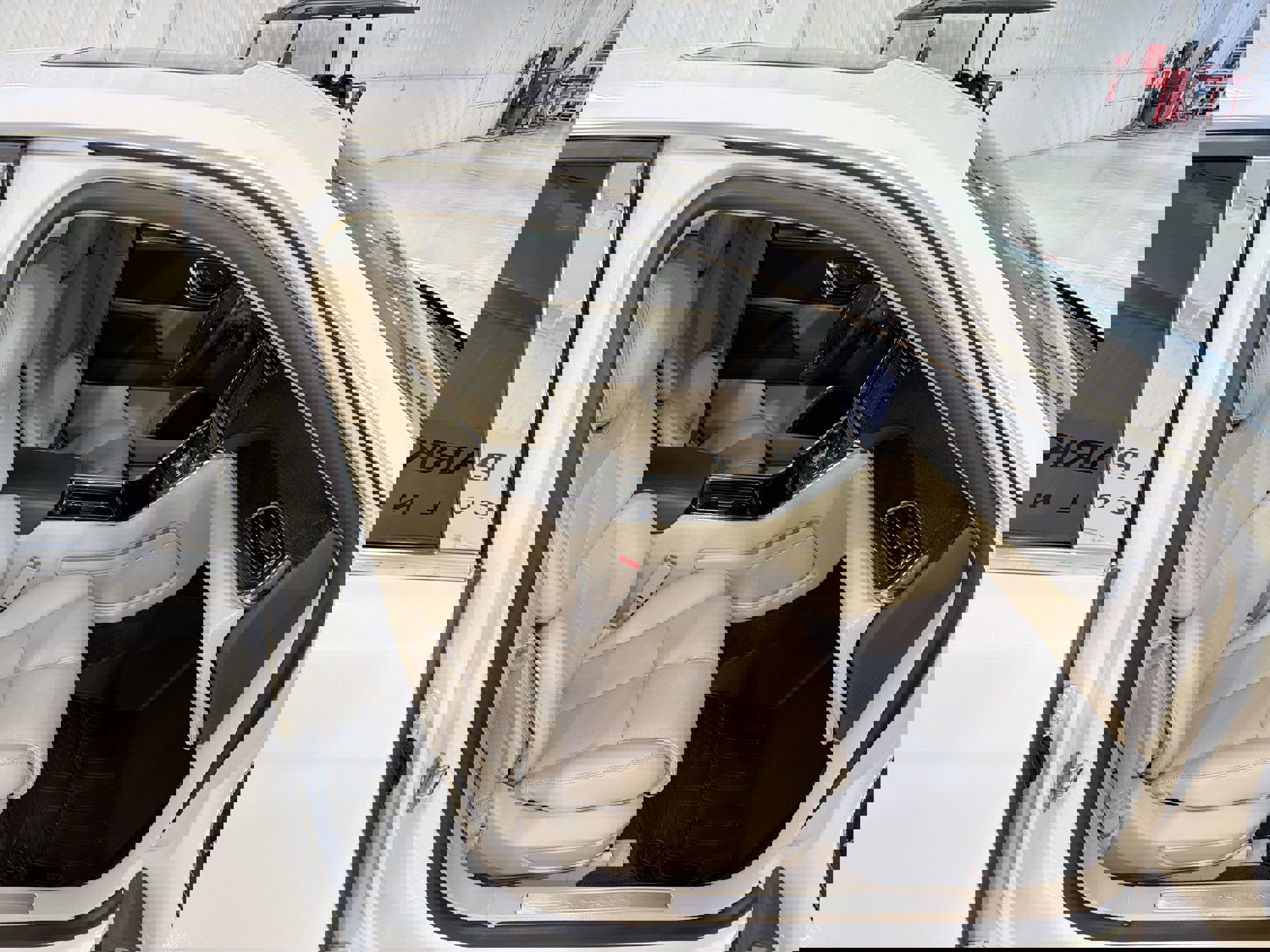 Used 2020 Lincoln Continental w/ Premium Package image 29