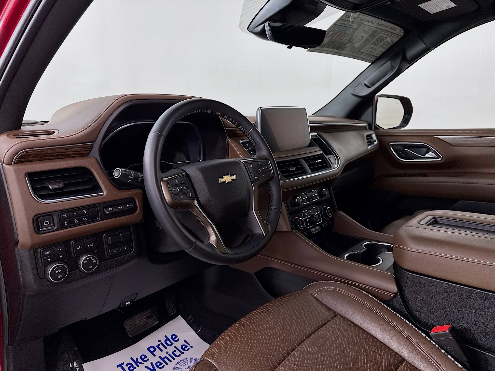 Used 2024 Chevrolet Tahoe High Country AWD/4WD image 9