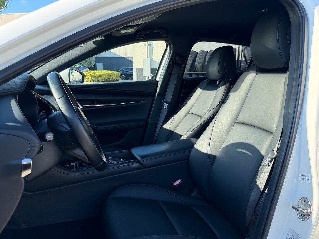 Used 2019 MAZDA MAZDA3 Hatchback w/ Preferred Package FWD image 10