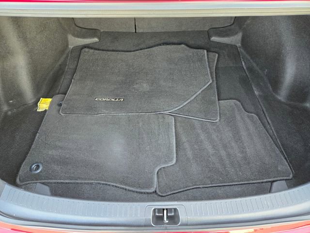 Used 2023 Toyota Corolla SE w/ SE Premium Package image 9