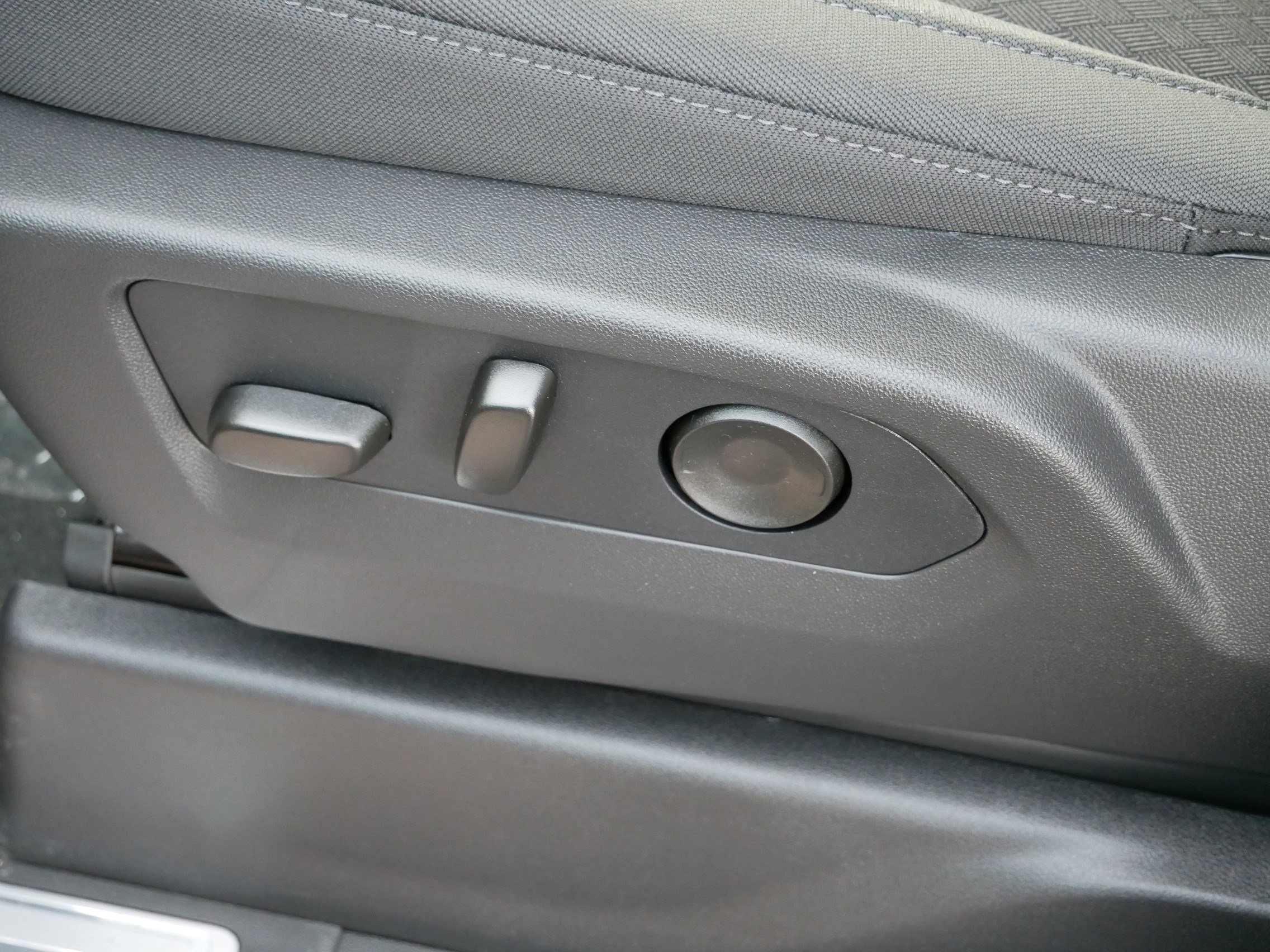 New 2026 GMC Sierra 1500 Elevation image 17