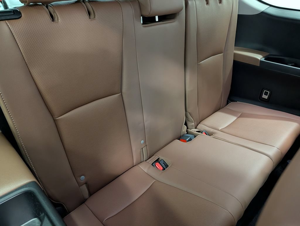 Used 2024 Toyota Grand Highlander AWD image 33