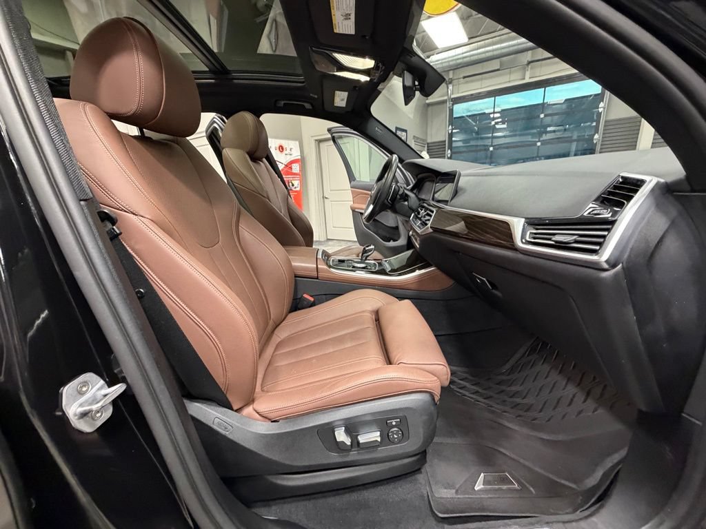 Used 2019 BMW X5 xDrive40i w/ Convenience Package AWD/4WD image 45