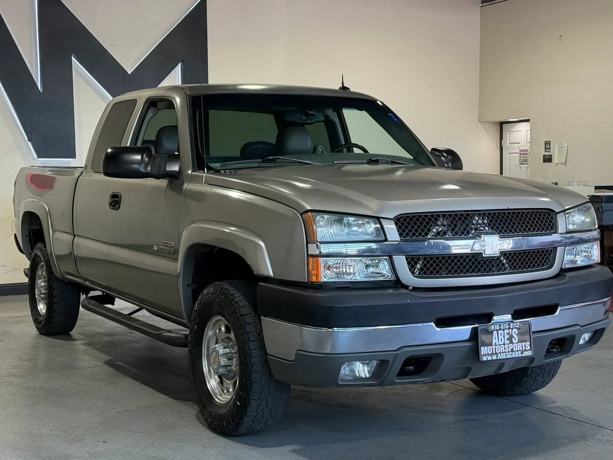 Used 2003 Chevrolet Silverado 2500 LT w/ Skid Plate Package AWD/4WD image 2