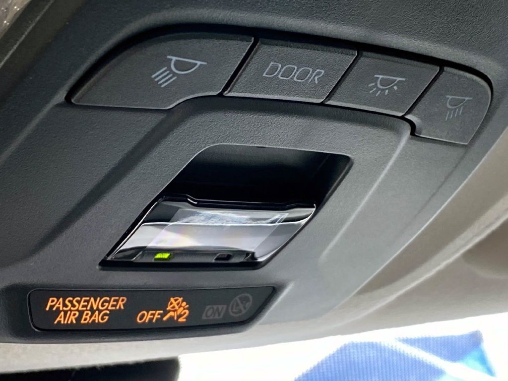Used 2025 Toyota Corolla LE w/ LE Premium Package FWD image 28