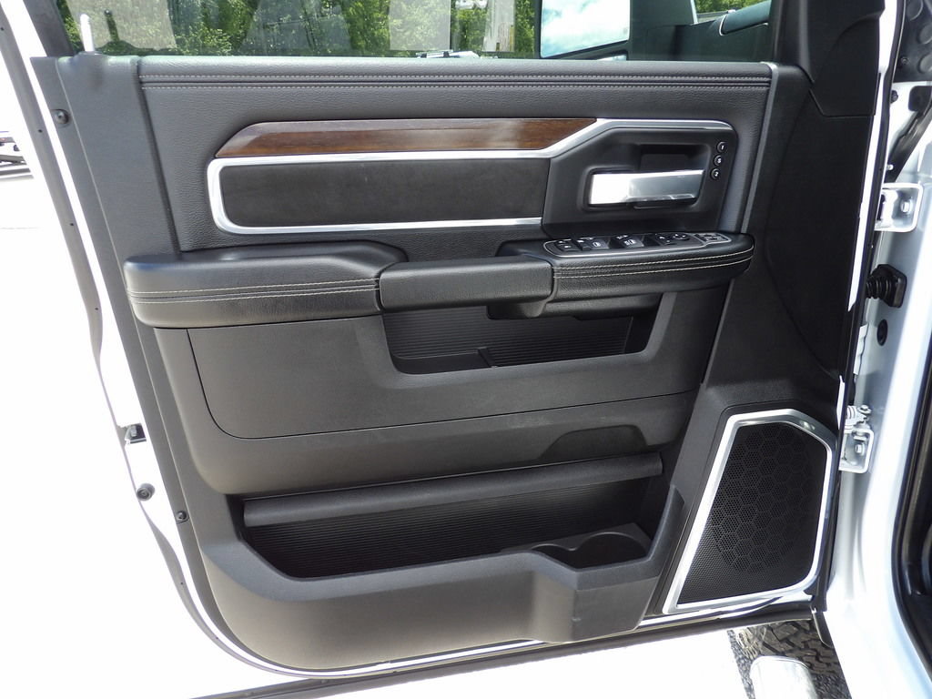 Used 2023 RAM 2500 Laramie AWD/4WD image 14